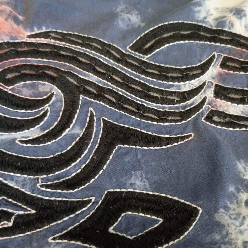 Roar Signature Edition Shirt Mens Medium Blue Tie Dye Tribal Embroidered Western